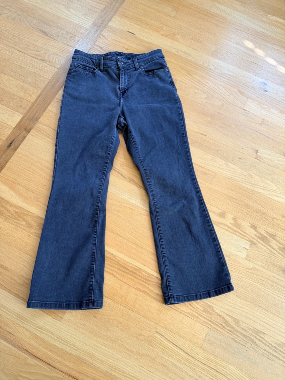 Ladies "L.L. Bean" Size 8P Classic Black Jeans  QUALITY GUC ❤️